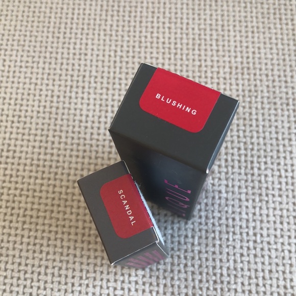 Lique 2pc lipstick set new in box sealed colors blushing and scandal - Picture 3 of 5